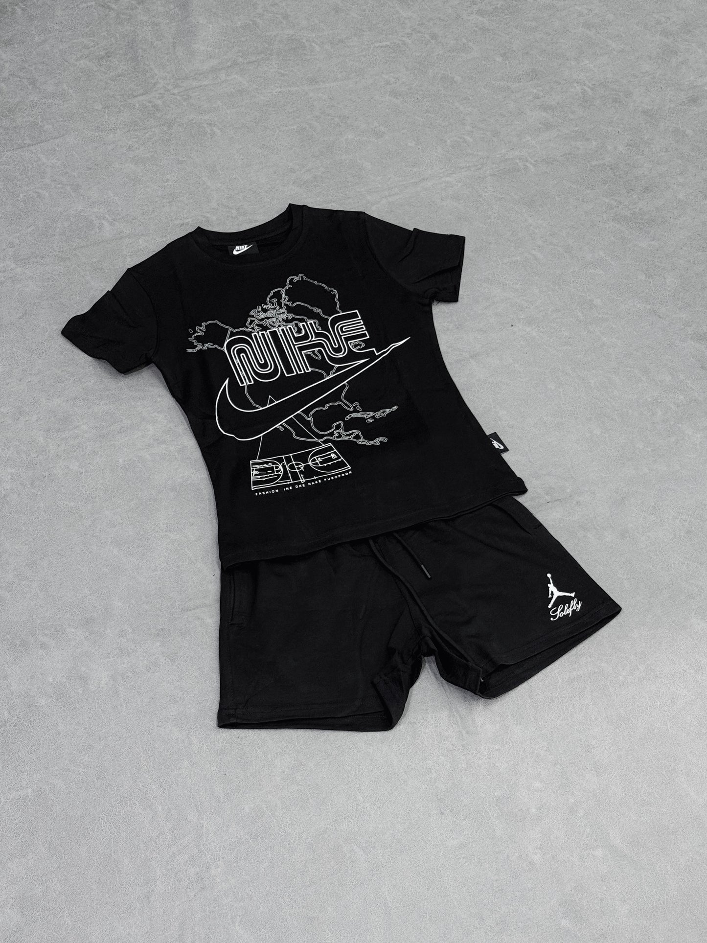 NIKE NEGRO MAPA