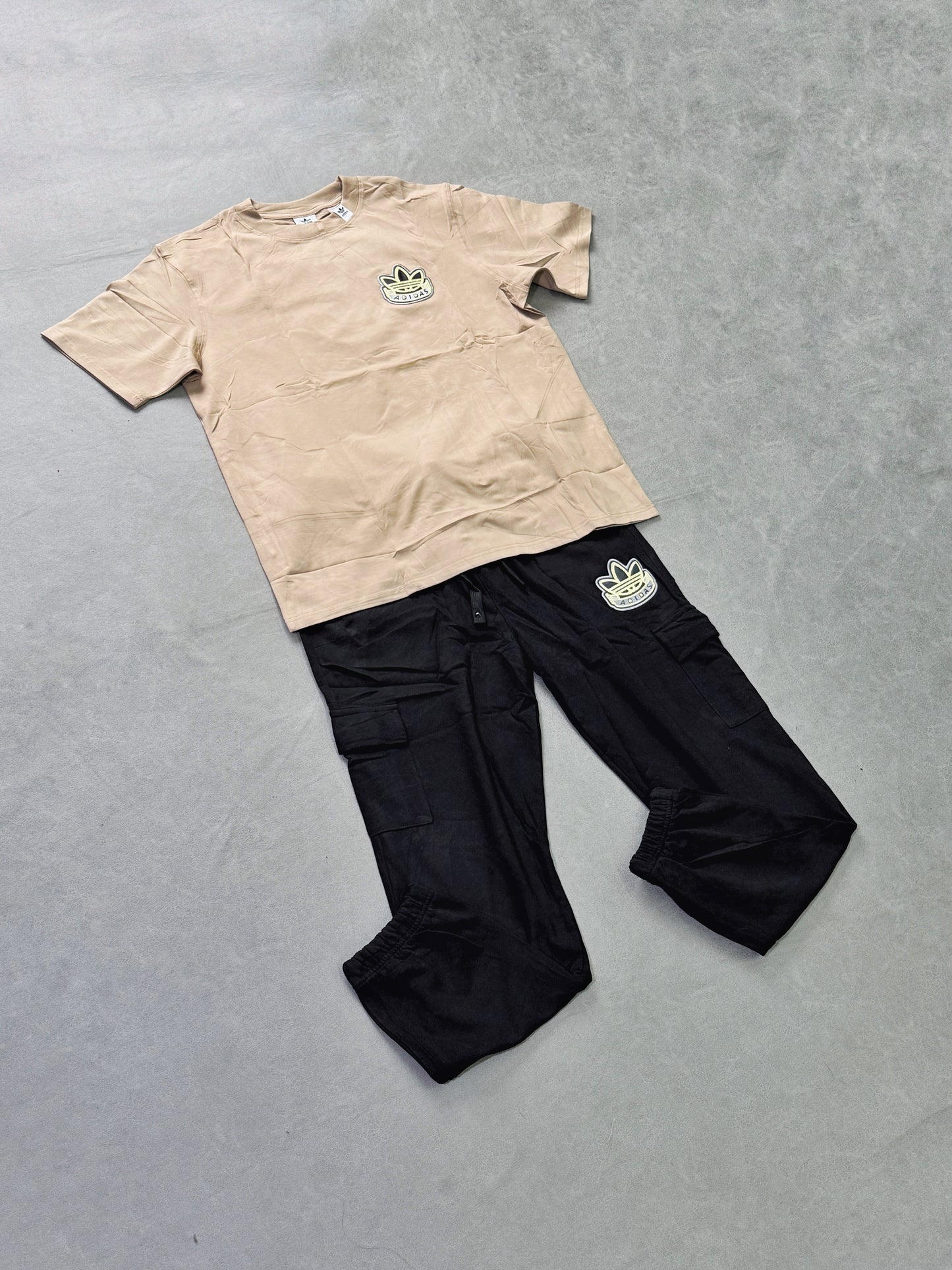 ADIDAS BEIGE NEGRO CLASICO