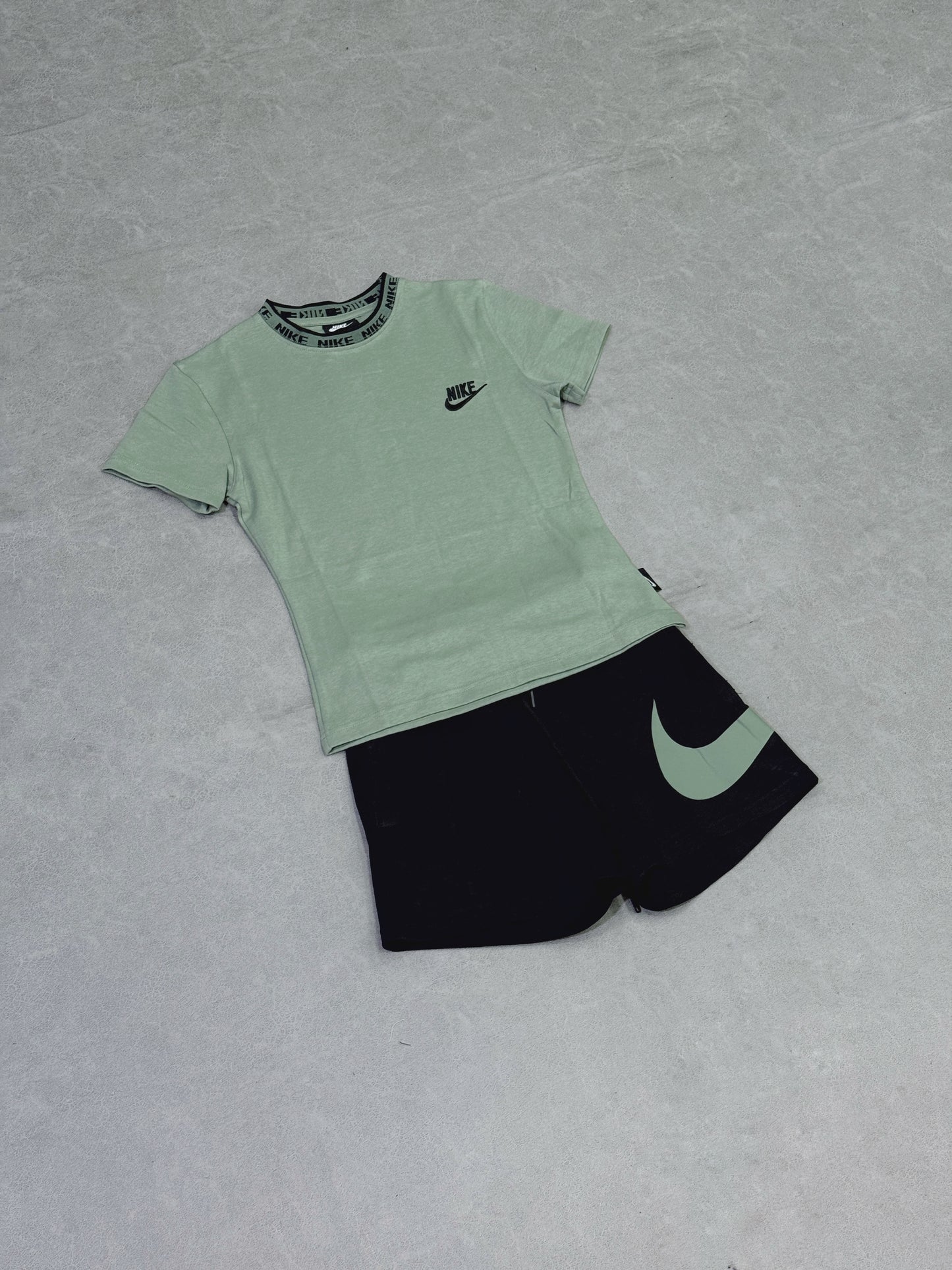 NIKE VERDE CHULO