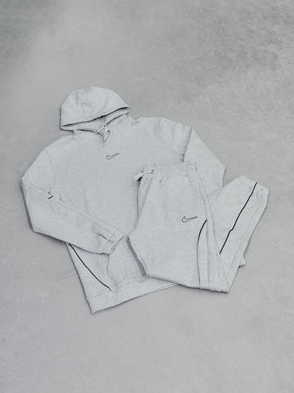 NIKE GRIS CHULO