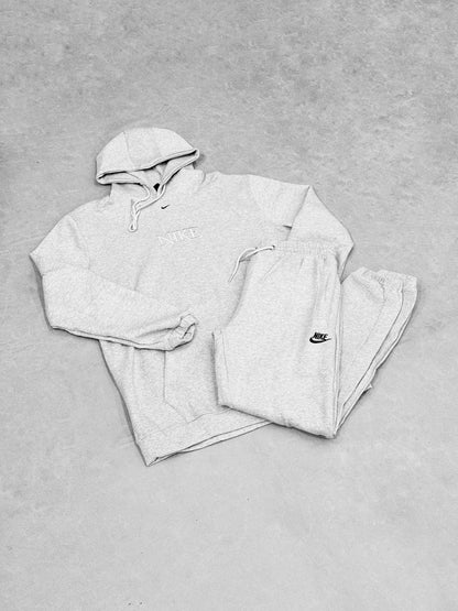 NIKE GRIS LETRA