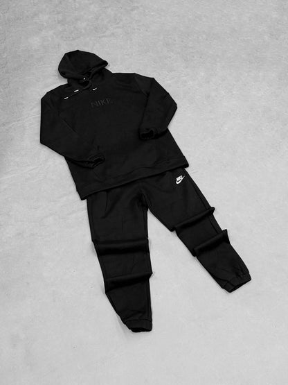 NIKE NEGRO LETRA