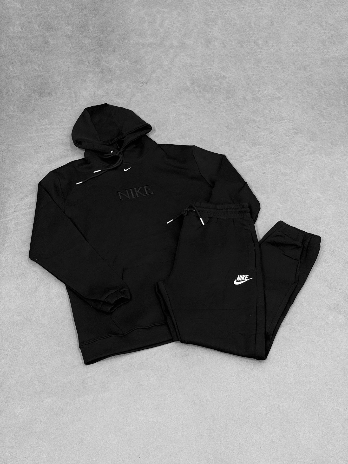 NIKE NEGRO LETRA